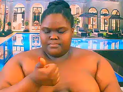 Snapshot of EbonyHotBuns chatting on December 15, 2025, 8:58 pm EbonyHotBuns online show from December 15, 2025, 8:58 pm