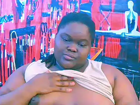 Snapshot of EbonyHotBuns chatting on October 26, 2025, 9:04 pm EbonyHotBuns online show from October 26, 2025, 9:04 pm