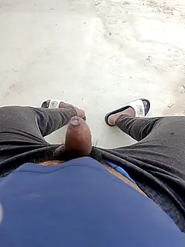 Snapshot of nick05inch chatting on October 3, 2025, 10:50 am nick05inch online show from October 3, 2025, 10:50 am