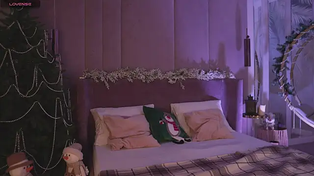 Smiley Mia online show from December 17, 2025, 5:12 am