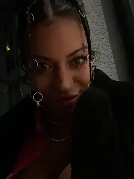 Snapshot of AlyssaHottv_ chatting on September 25, 2025, 10:38 pm AlyssaHottv online show from September 25, 2025, 10:38 pm