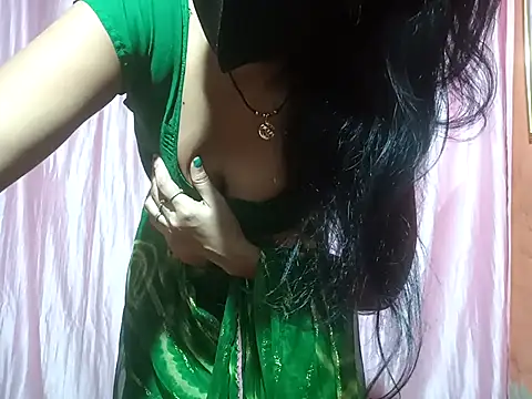 Snapshot of poojaxxx65 chatting on March 17, 2025, 11:24 pm poojaxxx65 online show from March 17, 2025, 11:24 pm