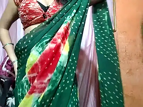 Snapshot of poojaxxx65 chatting on September 28, 2025, 11:01 pm poojaxxx65 online show from September 28, 2025, 11:01 pm