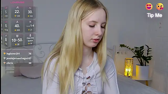 Snapshot of KarnetJ chatting on October 19, 2025, 8:11 pm KarnetJ online show from October 19, 2025, 8:11 pm