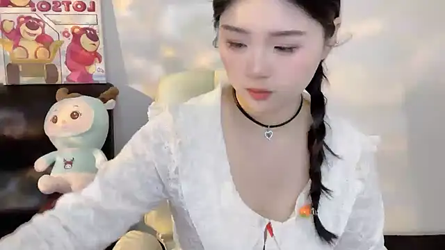 Snapshot of SU__SU chatting on February 28, 2025, 12:42 pm SU SU online show from February 28, 2025, 12:42 pm