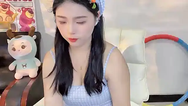 Snapshot of SU__SU chatting on March 6, 2025, 12:41 pm SU SU online show from March 6, 2025, 12:41 pm