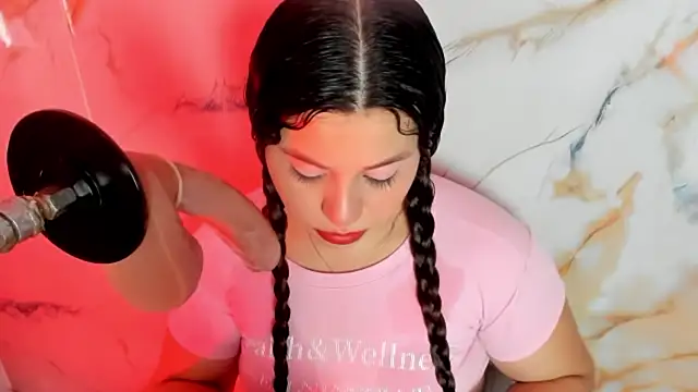 hade cute online show from March 26, 2026, 2:59 pm