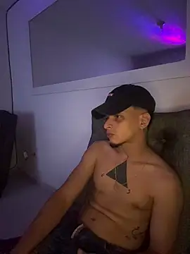 ArturoDelgado1 online show from March 28, 2026, 4:24 am