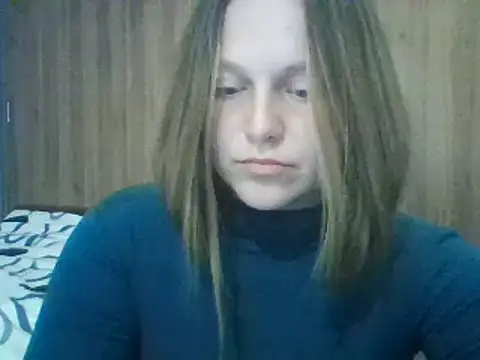 Snapshot of Evasapples chatting on February 23, 2025, 5:18 pm Evasapples online show from February 23, 2025, 5:18 pm