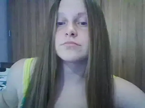 Snapshot of Evasapples chatting on February 24, 2025, 6:26 pm Evasapples online show from February 24, 2025, 6:26 pm