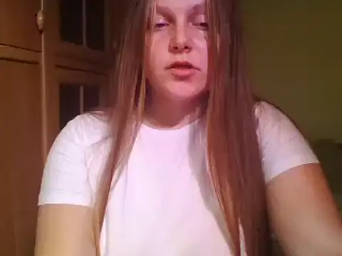 Snapshot of Evasapples chatting on February 2, 2025, 2:02 pm Evasapples online show from February 2, 2025, 2:02 pm