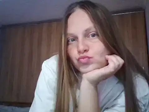 Snapshot of Evasapples chatting on March 20, 2025, 6:42 pm Evasapples online show from March 20, 2025, 6:42 pm