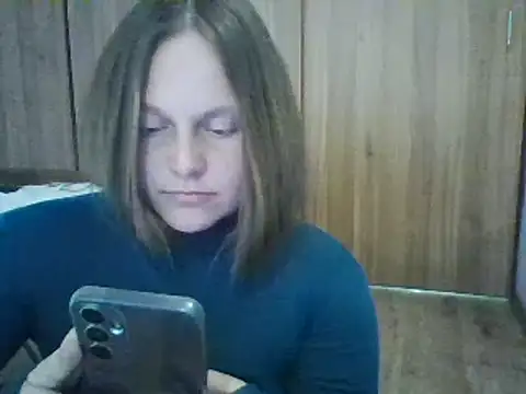 Snapshot of Evasapples chatting on February 26, 2025, 8:25 pm Evasapples online show from February 26, 2025, 8:25 pm