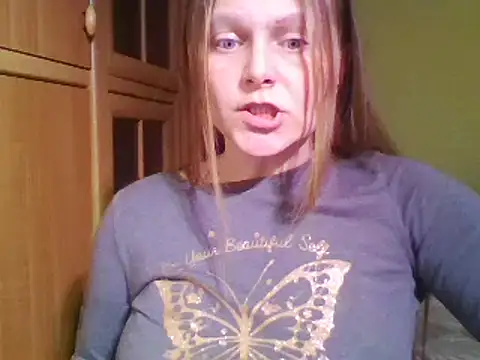 Snapshot of Evasapples chatting on February 15, 2025, 6:55 pm Evasapples online show from February 15, 2025, 6:55 pm