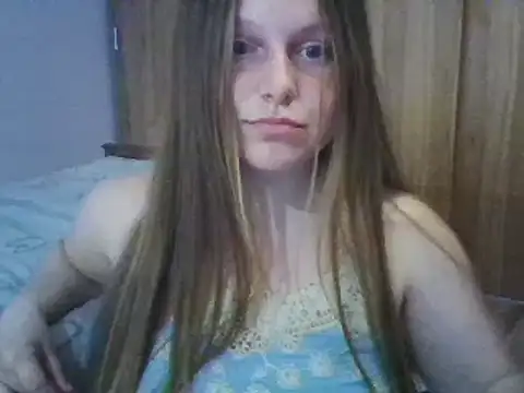 Snapshot of Evasapples chatting on February 27, 2025, 7:37 pm Evasapples online show from February 27, 2025, 7:37 pm