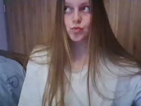 Snapshot of Evasapples chatting on February 20, 2025, 9:09 pm Evasapples online show from February 20, 2025, 9:09 pm