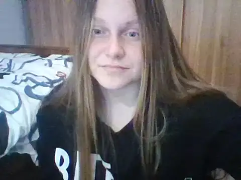 Snapshot of Evasapples chatting on February 24, 2025, 9:30 pm Evasapples online show from February 24, 2025, 9:30 pm