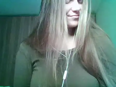 Snapshot of Evasapples chatting on October 4, 2025, 9:16 pm Evasapples online show from October 4, 2025, 9:16 pm