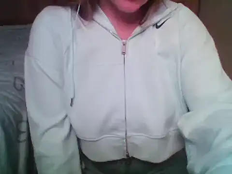 Snapshot of Evasapples chatting on September 23, 2025, 9:00 pm Evasapples online show from September 23, 2025, 9:00 pm