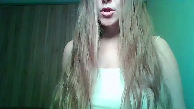 Snapshot of Evasapples chatting on November 26, 2025, 12:10 am Evasapples online show from November 26, 2025, 12:10 am