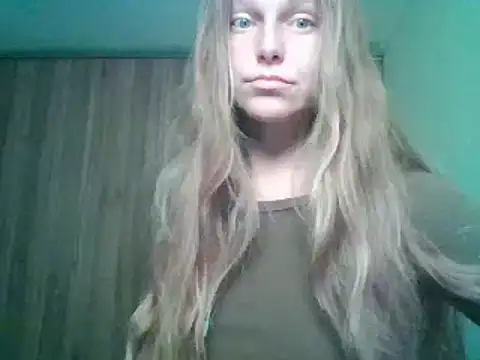 Snapshot of Evasapples chatting on September 18, 2025, 7:39 pm Evasapples online show from September 18, 2025, 7:39 pm