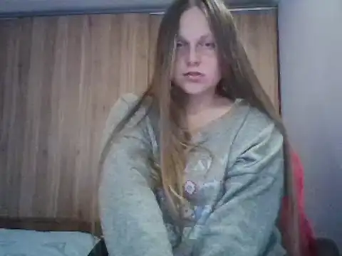 Snapshot of Evasapples chatting on March 20, 2025, 9:46 pm Evasapples online show from March 20, 2025, 9:46 pm