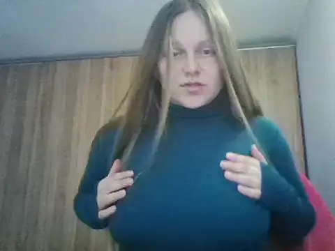 Snapshot of Evasapples chatting on March 2, 2025, 3:41 pm Evasapples online show from March 2, 2025, 3:41 pm