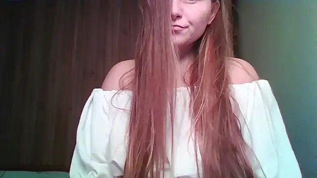 Evasapples online show from February 3, 2026, 6:13 pm