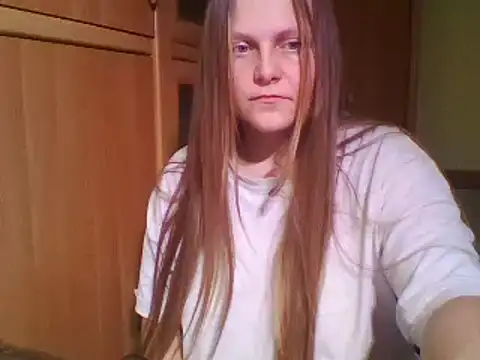 Snapshot of Evasapples chatting on February 8, 2025, 3:42 pm Evasapples online show from February 8, 2025, 3:42 pm