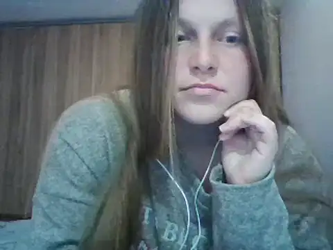 Snapshot of Evasapples chatting on March 21, 2025, 4:51 pm Evasapples online show from March 21, 2025, 4:51 pm
