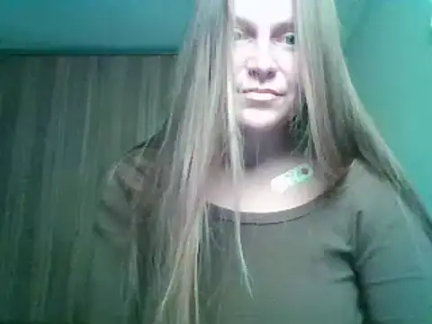 Snapshot of Evasapples chatting on September 14, 2025, 12:16 pm Evasapples online show from September 14, 2025, 12:16 pm