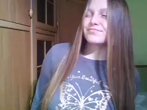 Snapshot of Evasapples chatting on February 15, 2025, 3:50 pm Evasapples online show from February 15, 2025, 3:50 pm