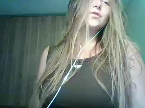 Snapshot of Evasapples chatting on September 13, 2025, 6:52 pm Evasapples online show from September 13, 2025, 6:52 pm