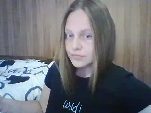 Snapshot of Evasapples chatting on February 26, 2025, 5:21 pm Evasapples online show from February 26, 2025, 5:21 pm