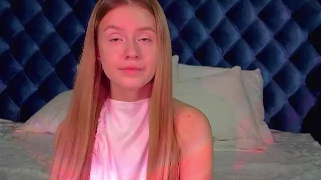 MilanaBalmain online show from November 9, 2025, 4:27 am