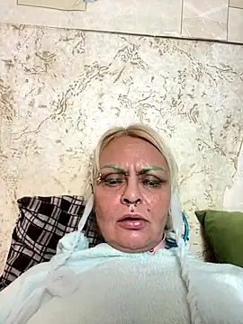 Snapshot of Gardener_of_Illusions chatting on November 12, 2025, 12:15 am Gardener of Illusions online show from November 12, 2025, 12:15 am