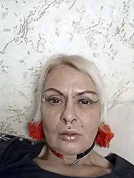 Snapshot of Gardener_of_Illusions chatting on November 8, 2025, 4:21 pm Gardener of Illusions online show from November 8, 2025, 4:21 pm