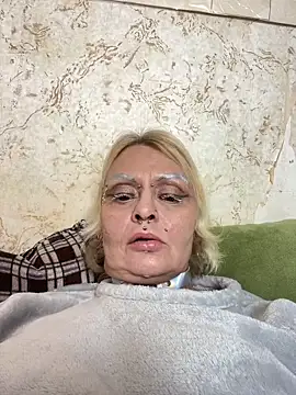 Snapshot of Gardener_of_Illusions chatting on December 5, 2025, 6:23 am Gardener of Illusions online show from December 5, 2025, 6:23 am