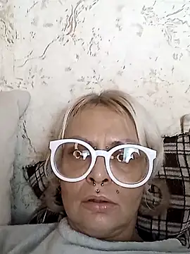 Snapshot of Gardener_of_Illusions chatting on November 4, 2025, 6:28 am Gardener of Illusions online show from November 4, 2025, 6:28 am