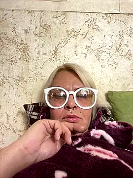 Snapshot of Gardener_of_Illusions chatting on November 7, 2025, 3:33 am Gardener of Illusions online show from November 7, 2025, 3:33 am