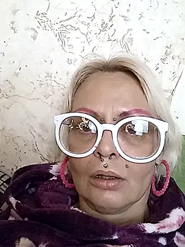 Snapshot of Gardener_of_Illusions chatting on November 28, 2025, 1:44 pm Gardener of Illusions online show from November 28, 2025, 1:44 pm