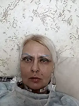 Snapshot of Gardener_of_Illusions chatting on November 9, 2025, 11:09 pm Gardener of Illusions online show from November 9, 2025, 11:09 pm