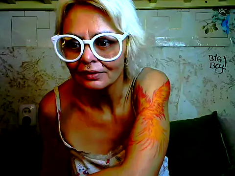 Snapshot of Gardener_of_Illusions chatting on November 20, 2025, 10:49 am Gardener of Illusions online show from November 20, 2025, 10:49 am