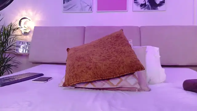 Snapshot of ChloeFerreira chatting on October 1, 2025, 9:40 pm ChloeFerreira online show from October 1, 2025, 9:40 pm