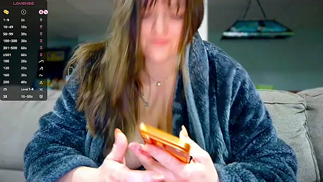 princess emily4723 online show from April 6, 2026, 2:07 am