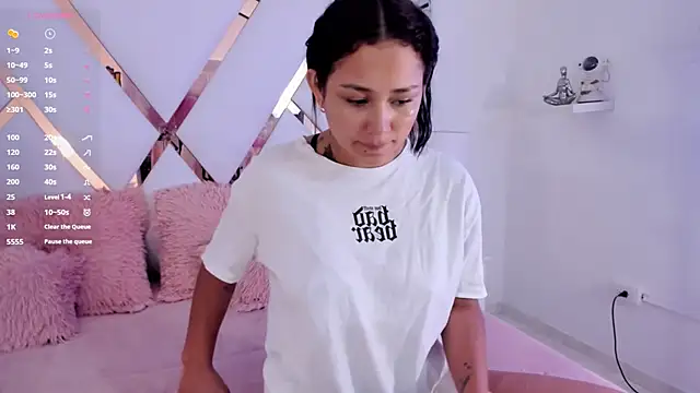 sexyy kitty18 online show from February 24, 2025, 3:23 am