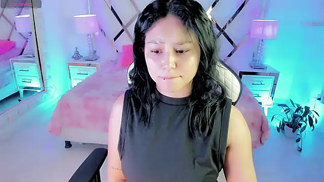 sexyy kitty18 online show from April 11, 2026, 3:47 am