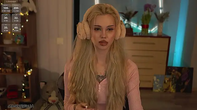 ManiFreyja online show from March 14, 2026, 8:59 pm