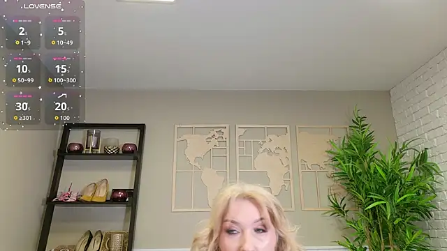 LadyLeea online show from May 13, 2026, 5:03 am