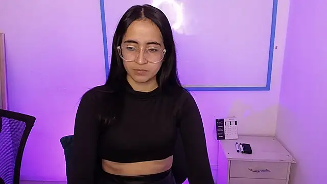 Mia Fischer online show from April 5, 2026, 5:41 pm